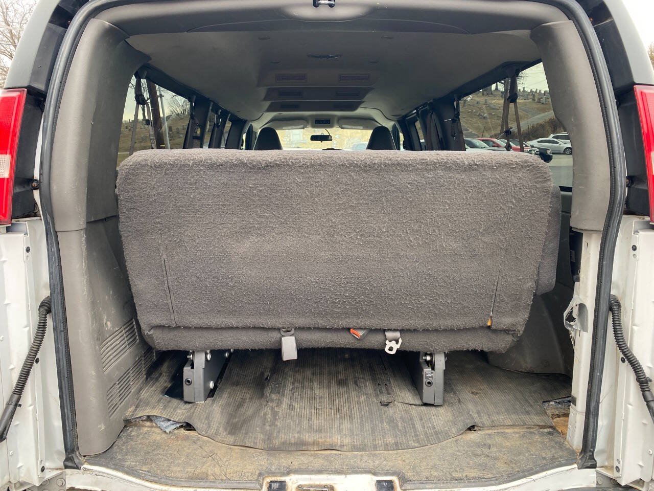 Used 2018 Chevrolet Express 3500 LS RWD image 19
