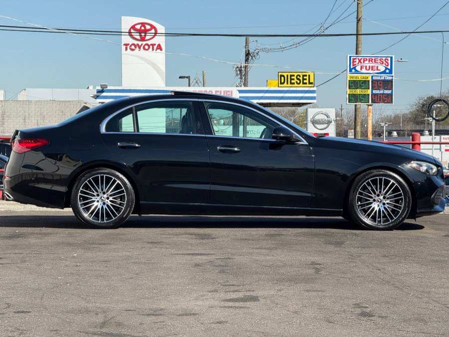 Used 2022 Mercedes-Benz C 300 4MATIC Sedan image 4
