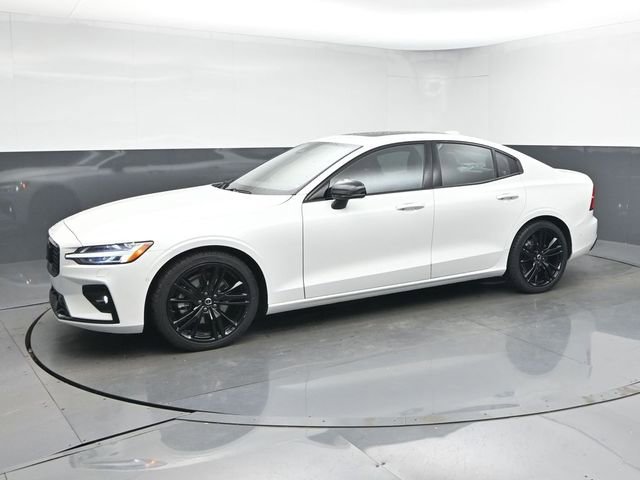 Used 2023 Volvo S60 B5 Plus w/ Climate Package image 4