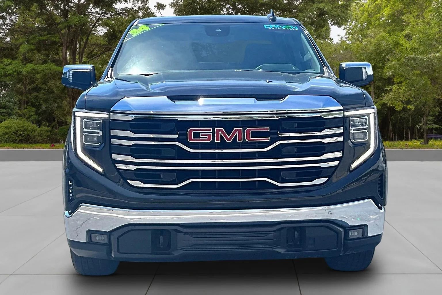 Used 2024 GMC Sierra 1500 SLT image 3