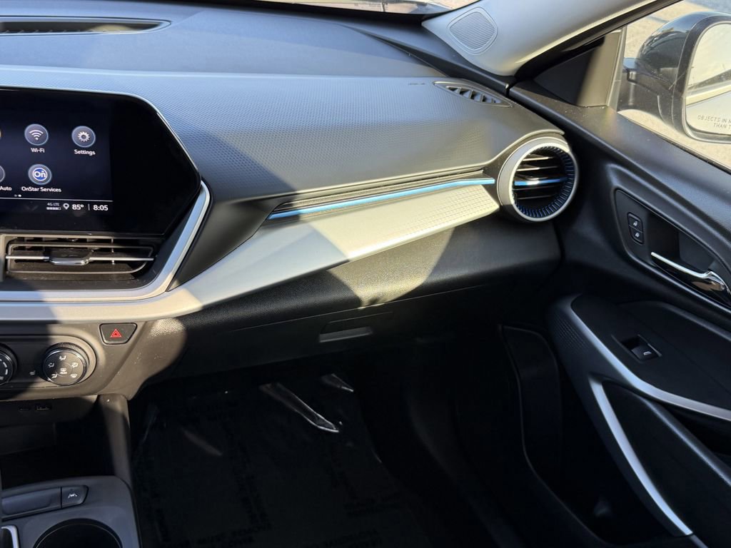 Certified 2025 Chevrolet Trax LS w/ LS Convenience Package FWD image 15