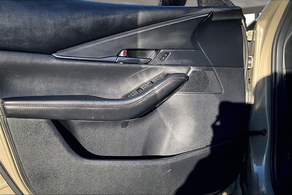 Used 2024 MAZDA CX-30 Carbon image 19