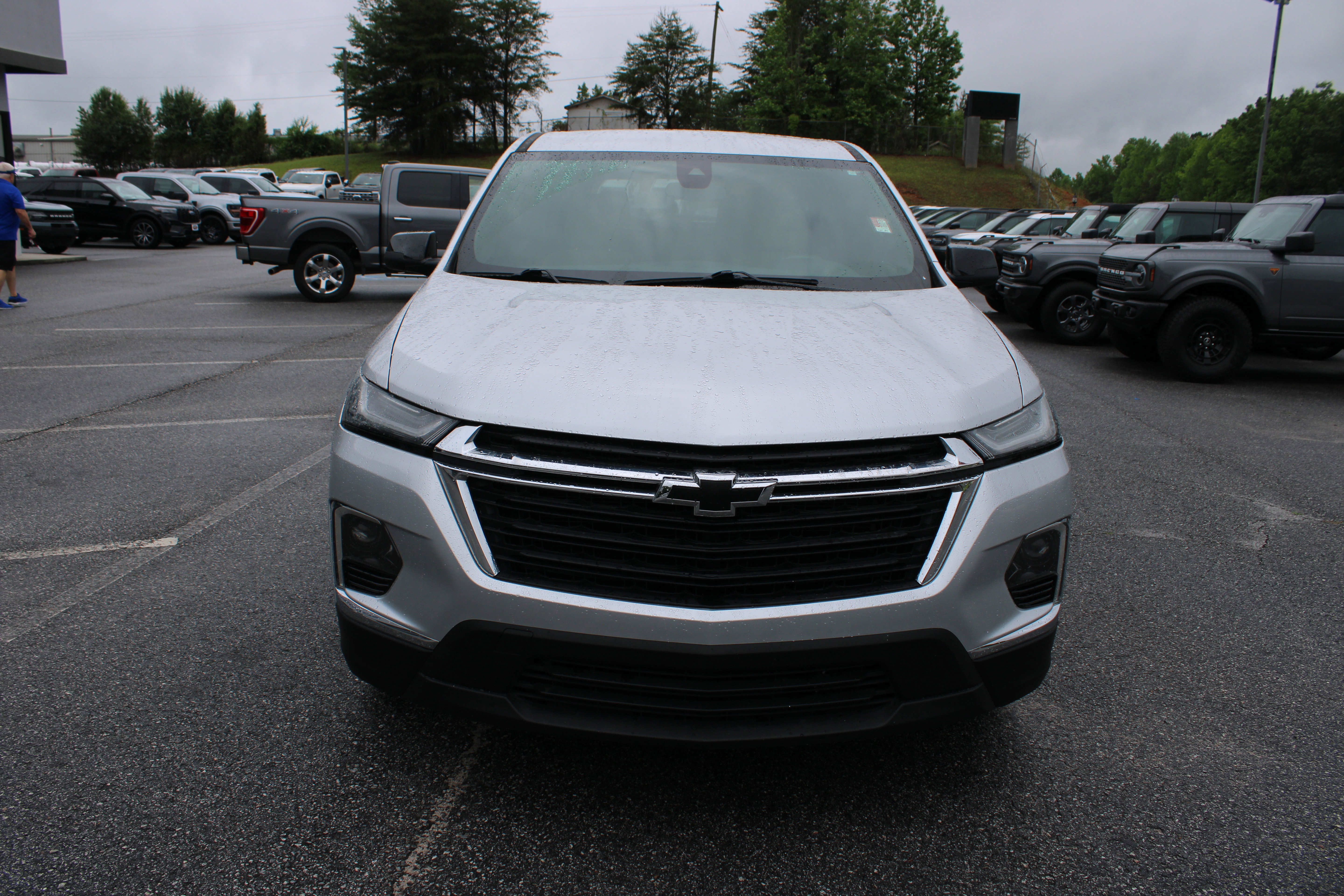 Used 2022 Chevrolet Traverse LS w/ LPO, Cargo Package AWD/4WD image 3