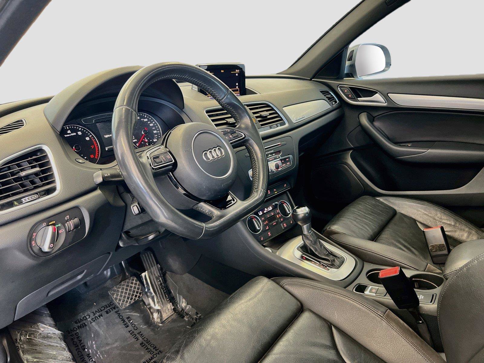 Used 2018 Audi Q3 2.0T Premium Plus w/ Premium Plus Package AWD/4WD image 11