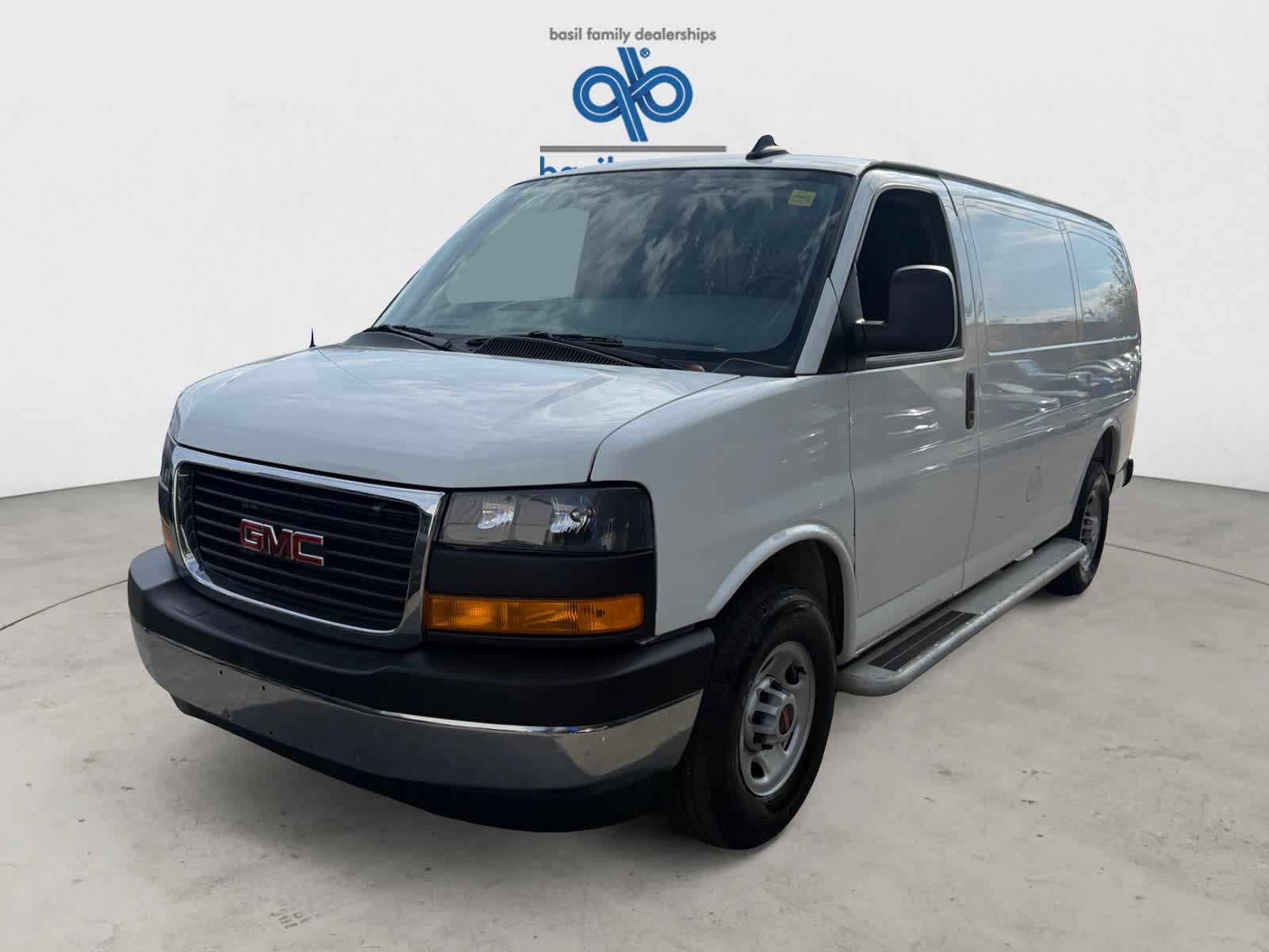 Used 2025 GMC Savana 2500 w/ Driver Convenience Package RWD image 2