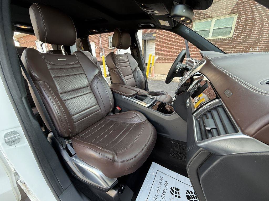 Used 2015 Mercedes-Benz GL 63 AMG 4MATIC image 17