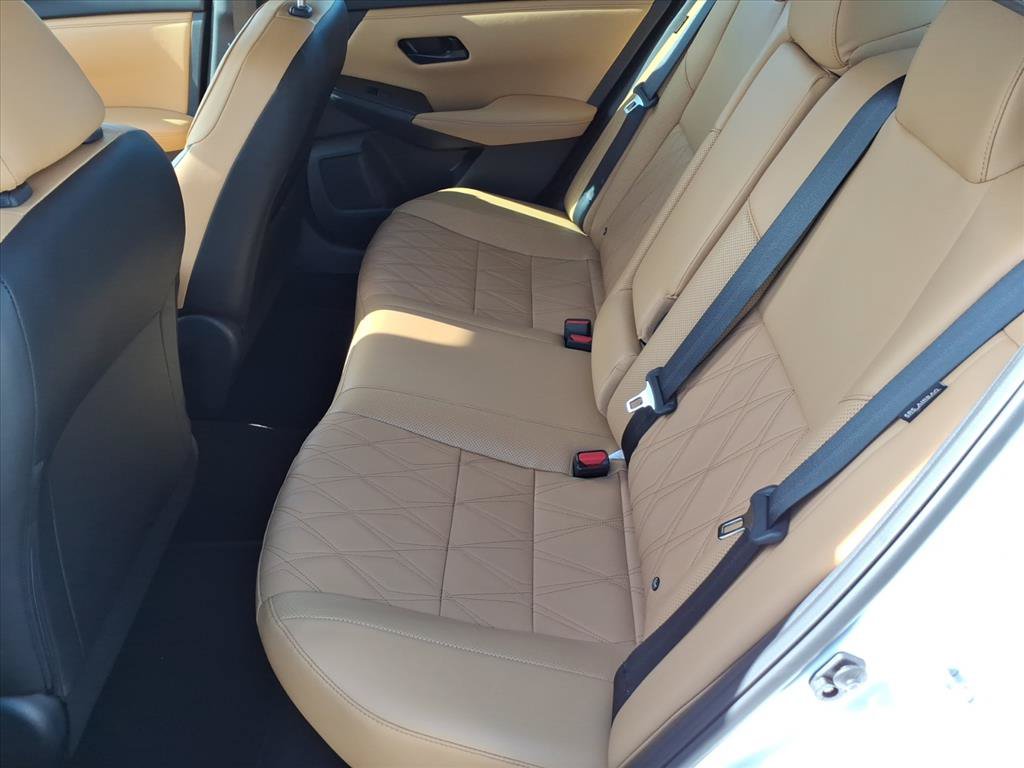 Used 2024 Nissan Sentra SV w/ SV Premium Package FWD image 13