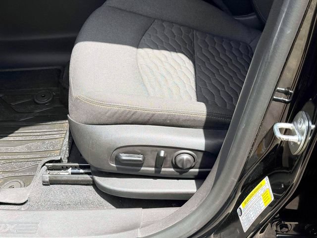 Used 2020 Chevrolet Equinox LT w/ Driver Convenience Package AWD/4WD image 17