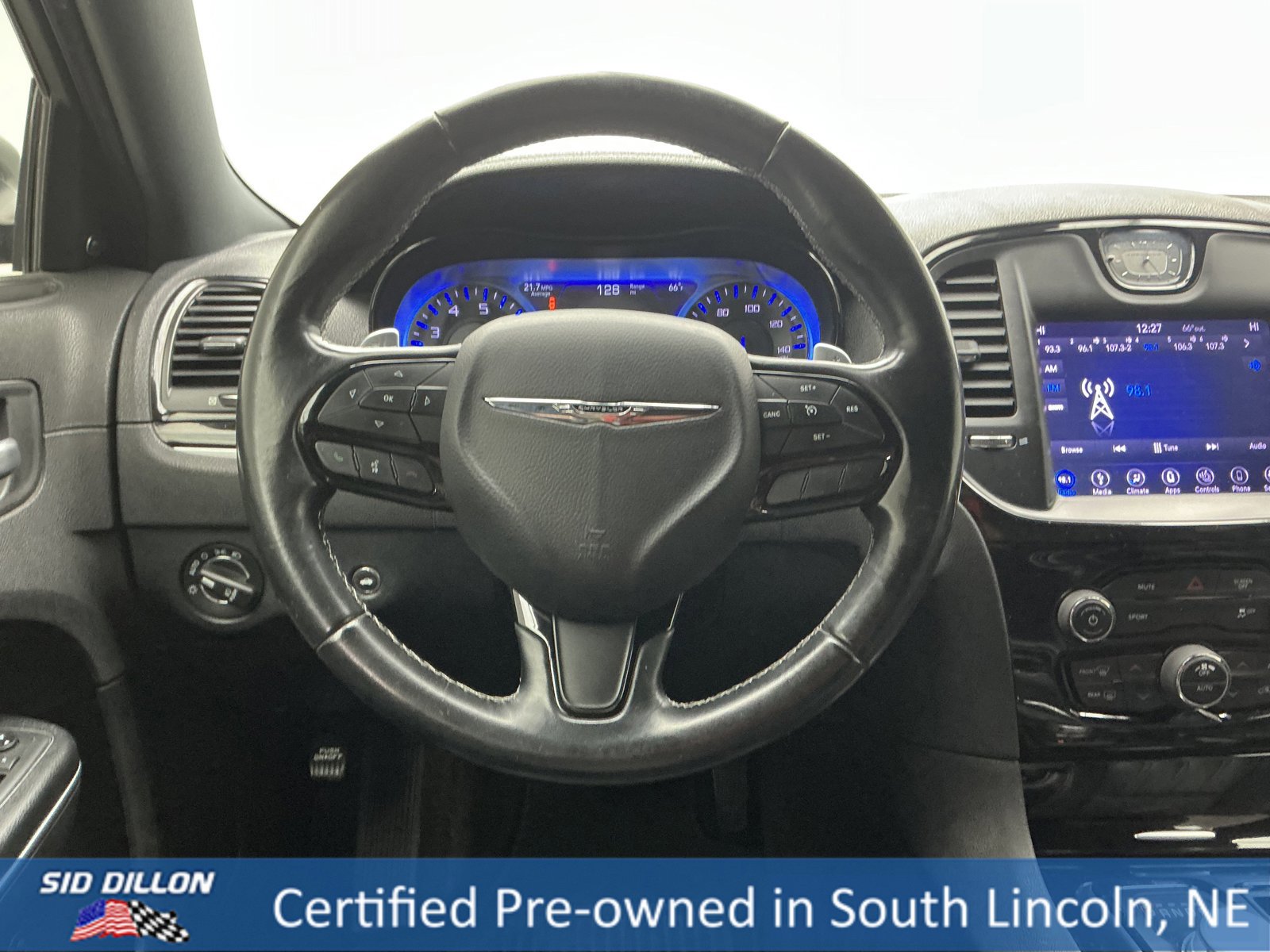 Used 2018 Chrysler 300 S image 21