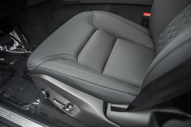 New 2026 Volvo XC90 B6 Plus w/ Protection Package Premier image 36