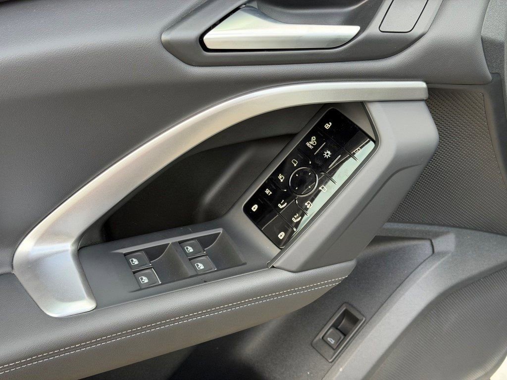 New 2025 Audi Q5 2.0T Premium Plus image 17