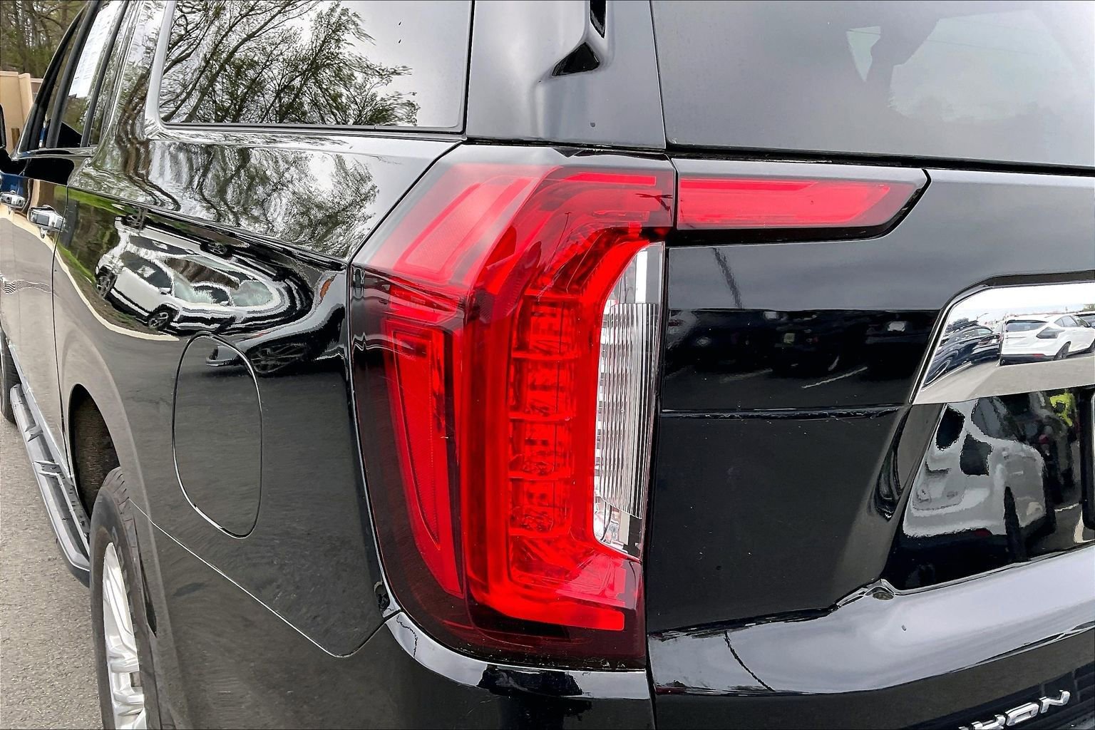 Used 2024 GMC Yukon XL SLT image 23