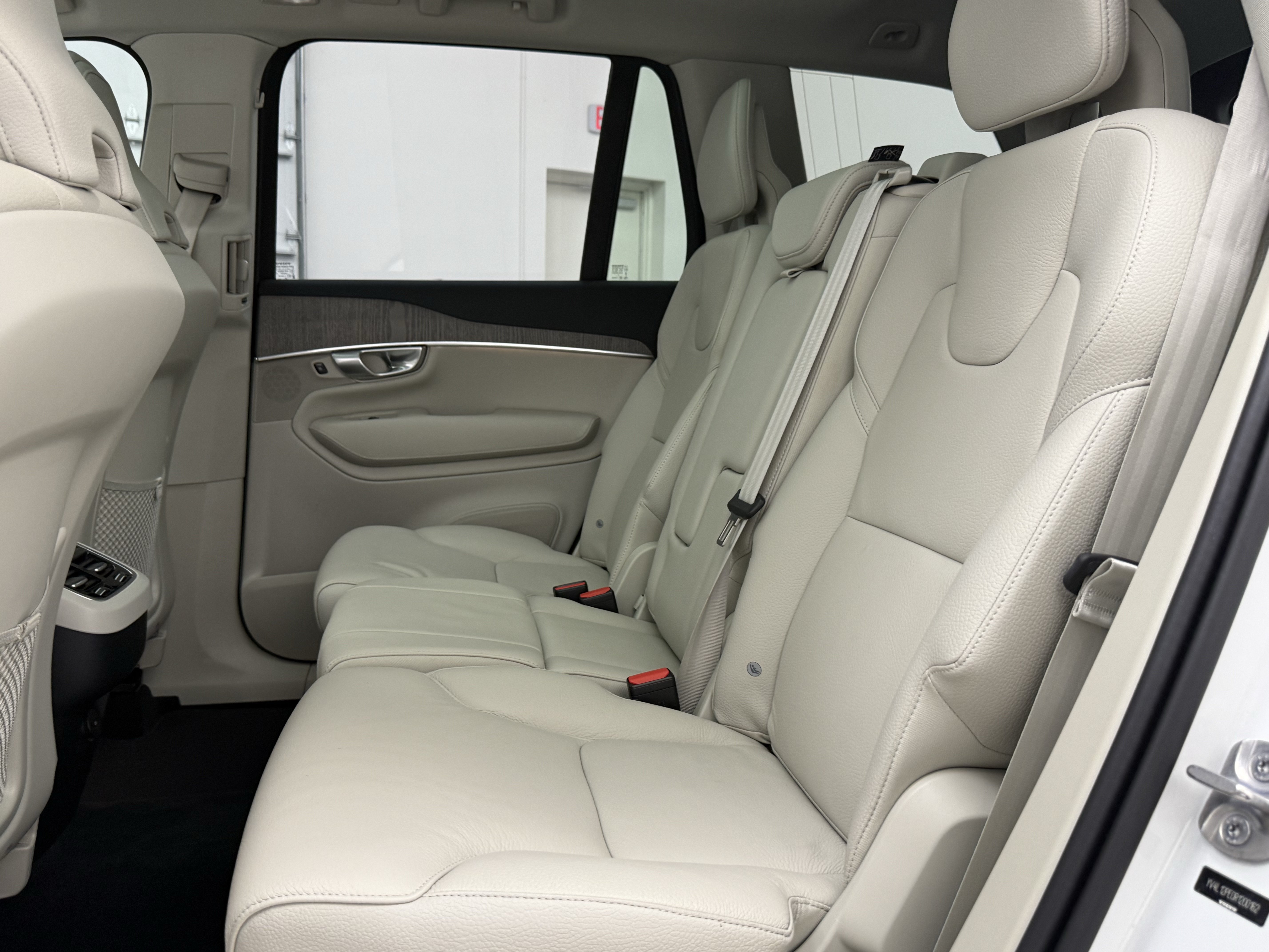 Certified 2024 Volvo XC90 B5 Plus AWD/4WD image 26