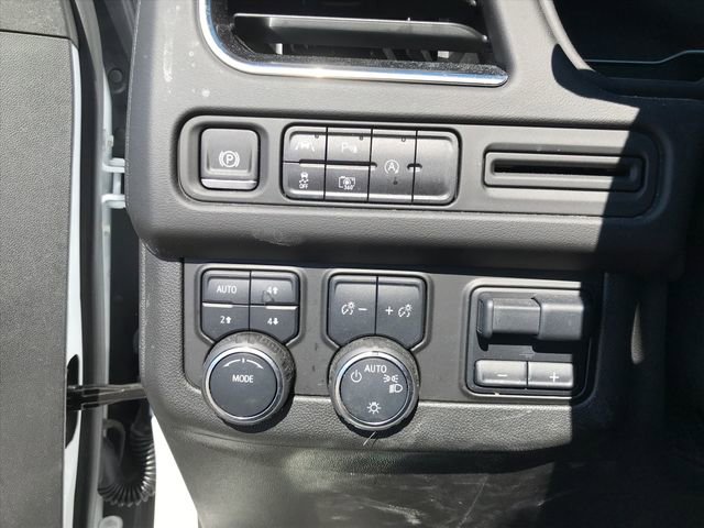 Used 2024 Chevrolet Suburban RST w/ Luxury Package AWD/4WD image 9