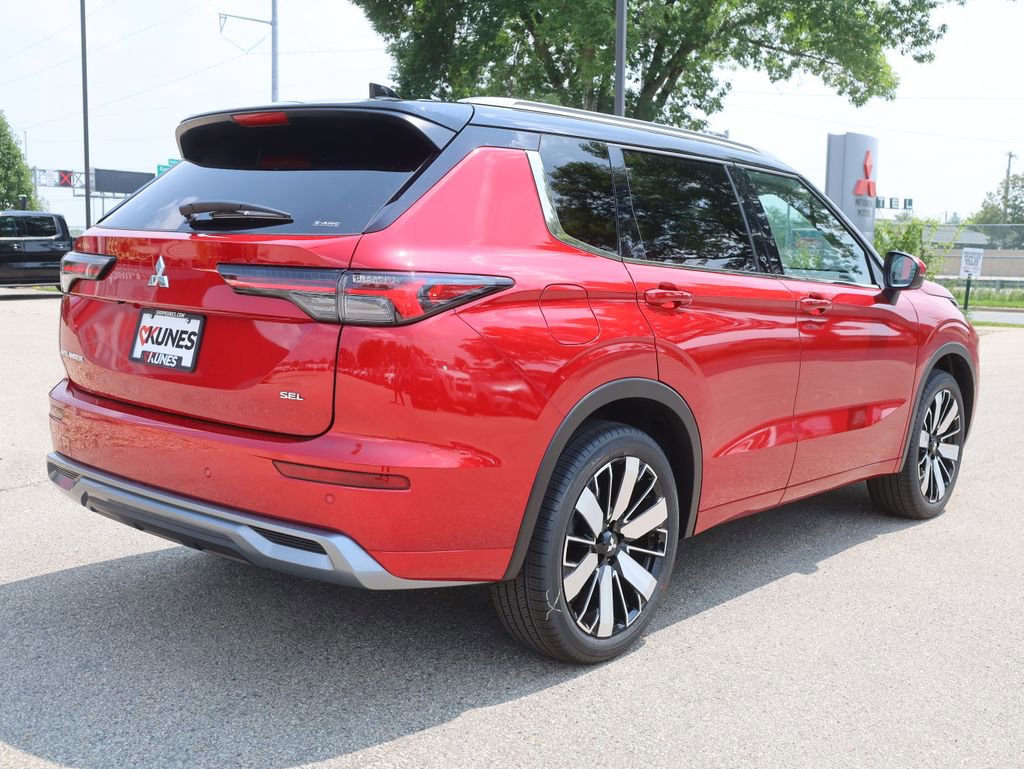 New 2025 Mitsubishi Outlander SEL image 10