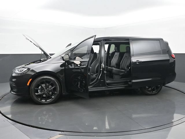 New 2025 Chrysler Pacifica Limited FWD image 55