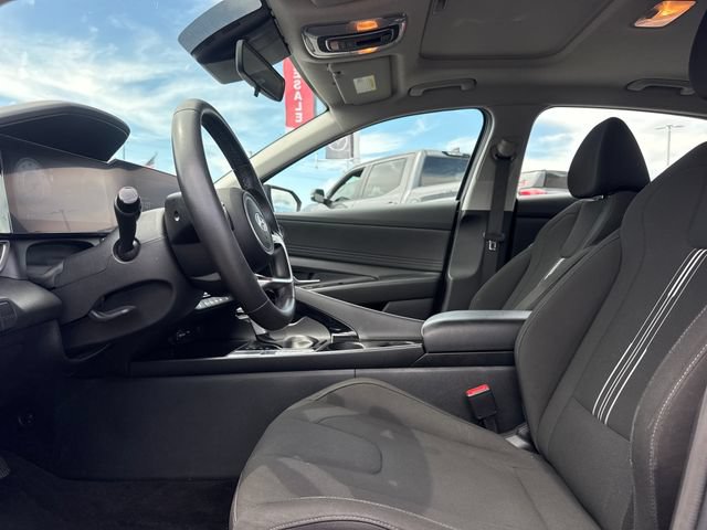 Used 2025 Hyundai Elantra SEL FWD image 13
