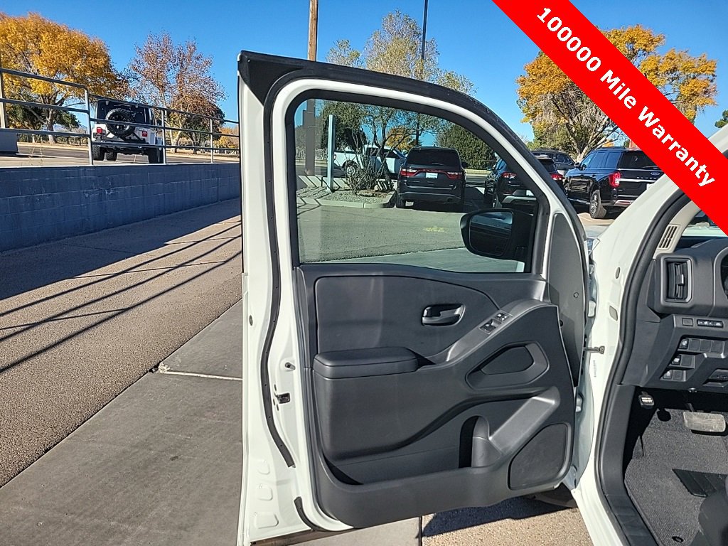 Used 2025 Nissan Frontier S image 11