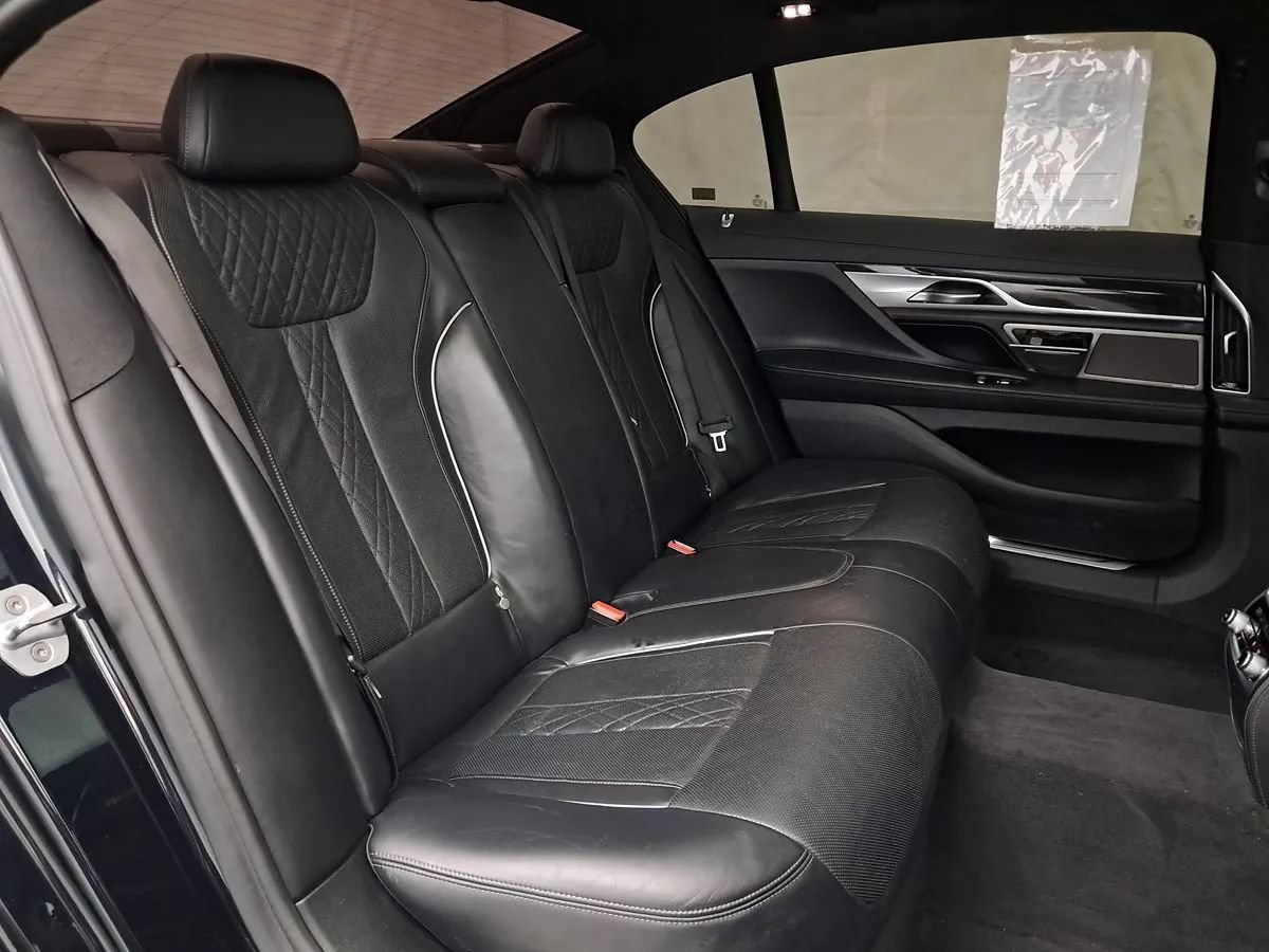 Used 2019 BMW 750i xDrive w/ M Sport Package AWD/4WD image 42