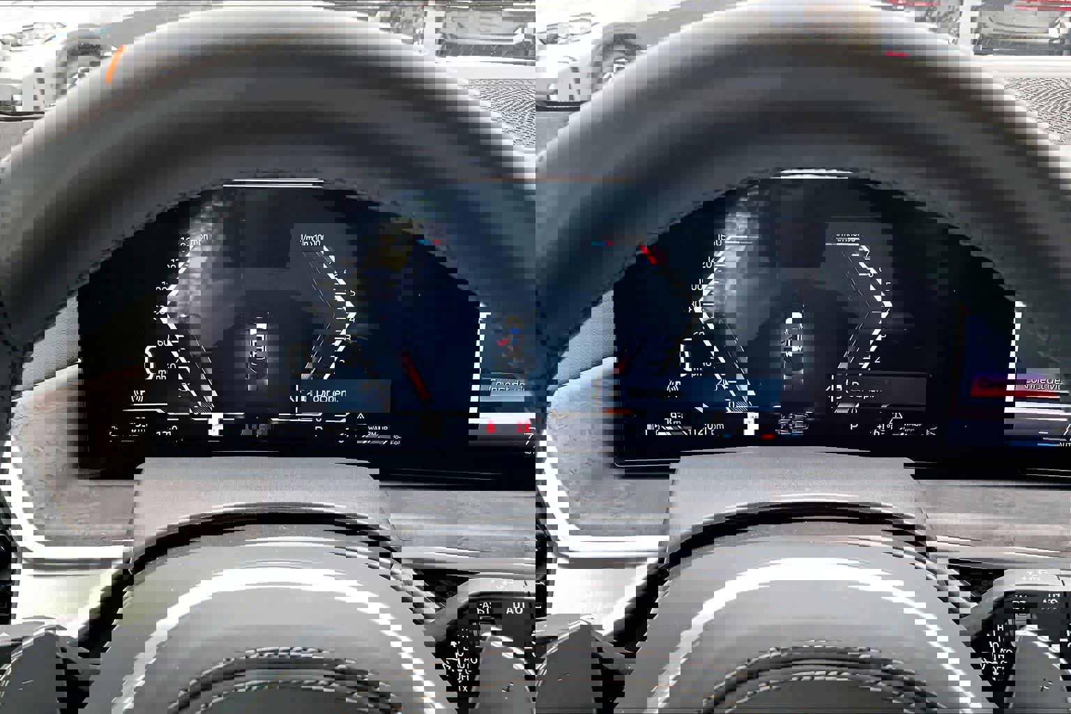 Certified 2024 BMW X7 xDrive40i w/ M Sport Package image 26