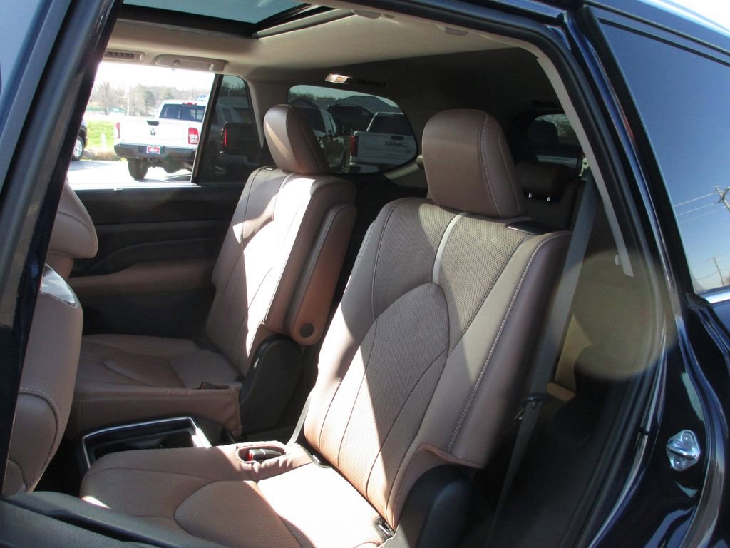 Used 2024 Toyota Grand Highlander Platinum image 19