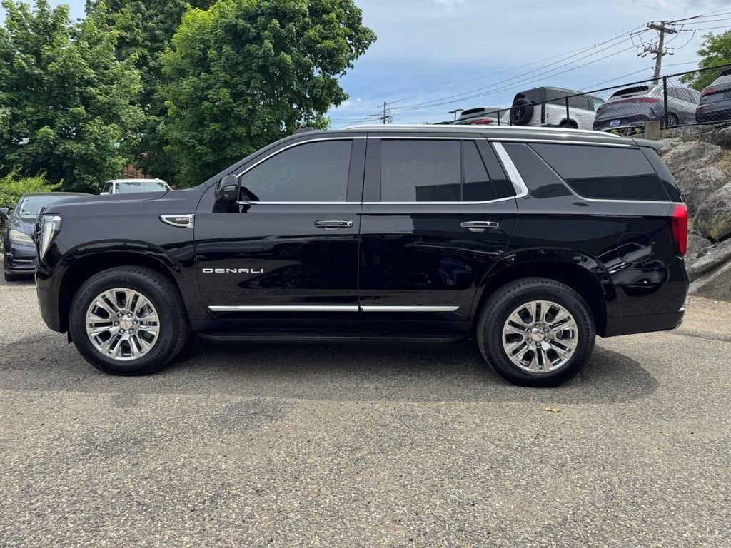 Used 2026 GMC Yukon Denali AWD/4WD image 3