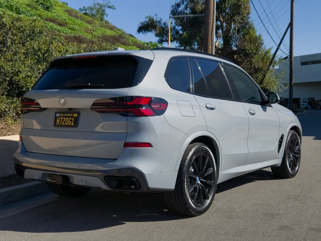 Used 2024 BMW X5 xDrive50e w/ M Sport Package image 5