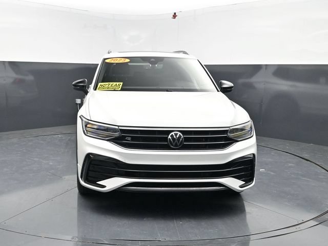 Used 2023 Volkswagen Tiguan SE R-Line AWD/4WD image 2