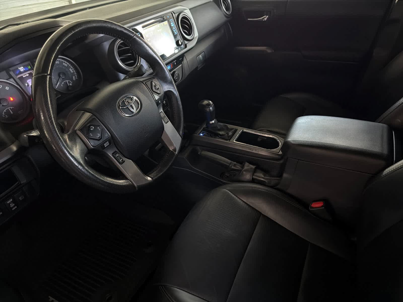 Used 2019 Toyota Tacoma TRD Off-Road AWD/4WD image 11