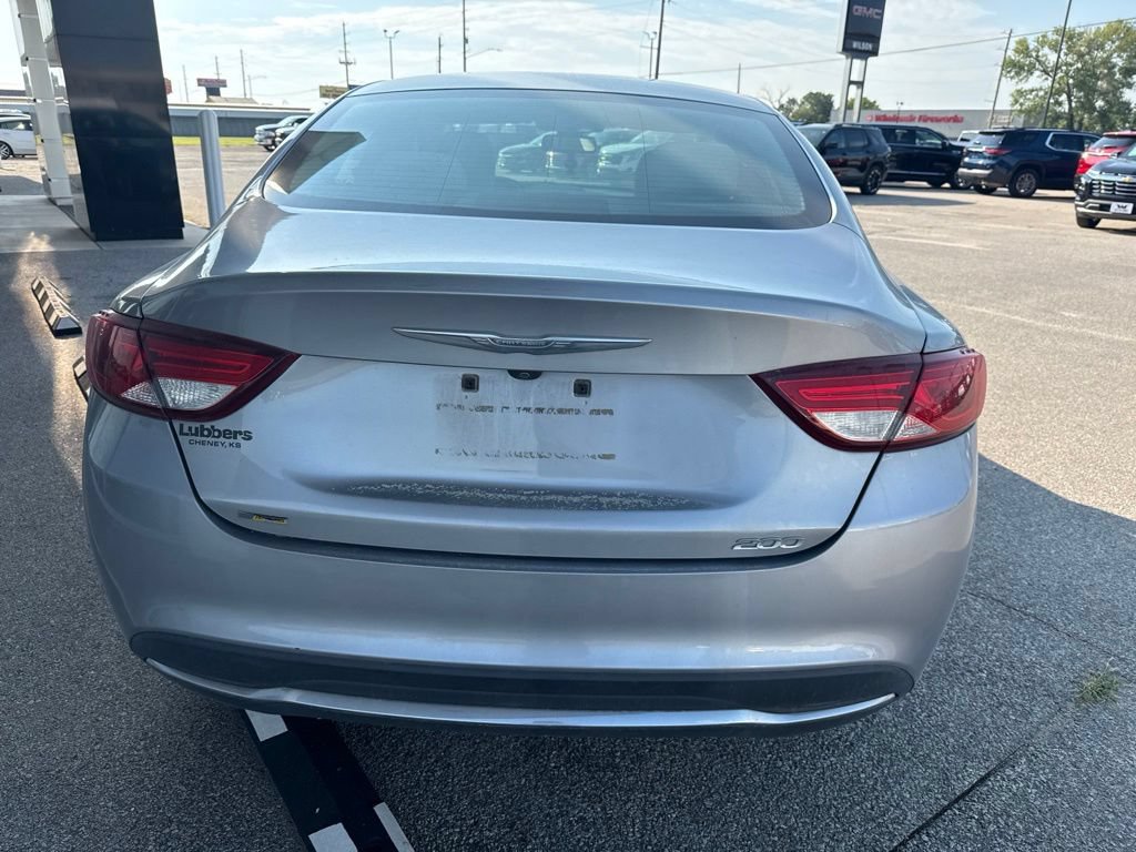 Used 2016 Chrysler 200 Limited FWD image 4