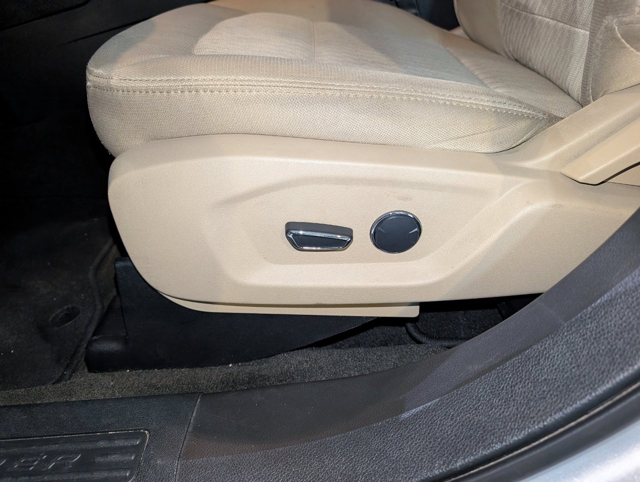 Used 2017 Ford Explorer FWD image 17