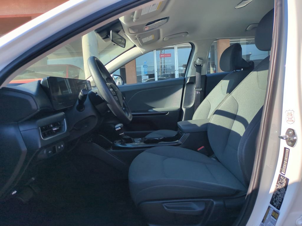 Used 2025 Kia K4 FWD image 24