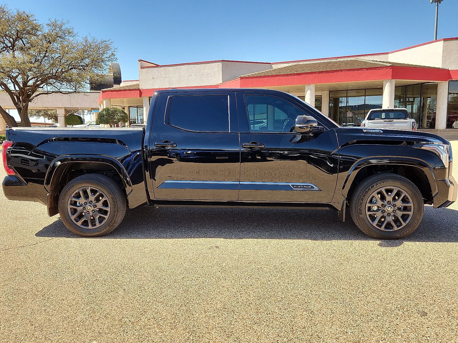 Used 2025 Toyota Tundra Platinum image 5