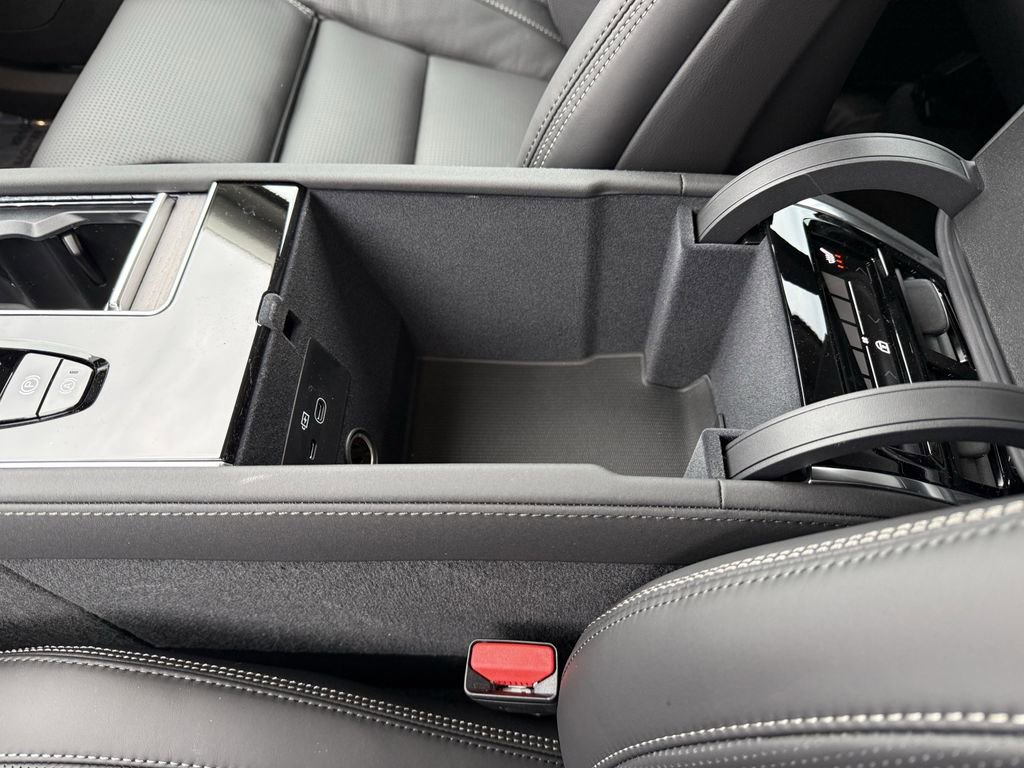 New 2026 Volvo XC90 B6 Ultra image 25