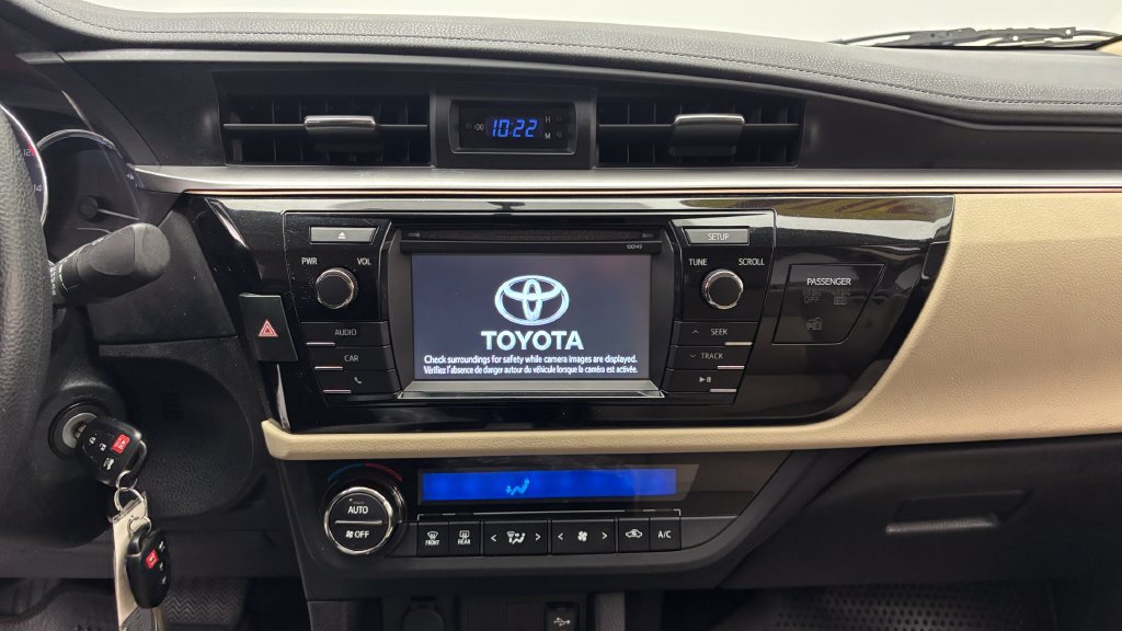 Used 2014 Toyota Corolla LE FWD image 17