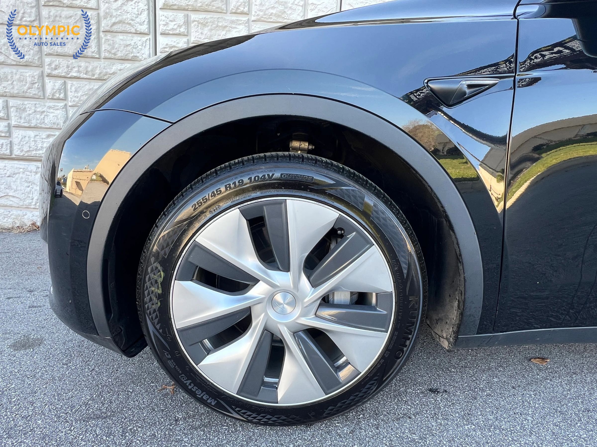 Used 2021 Tesla Model Y 2WD image 9