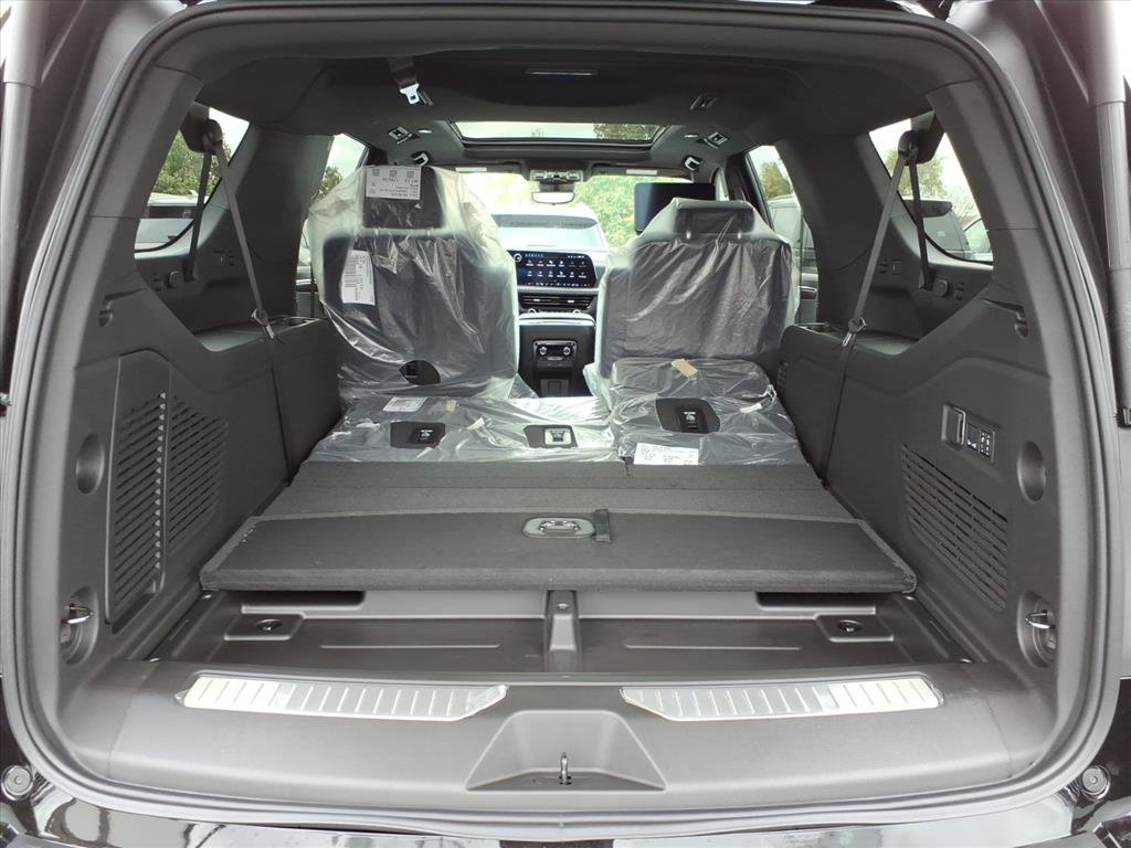 New 2026 Chevrolet Suburban Premier image 4