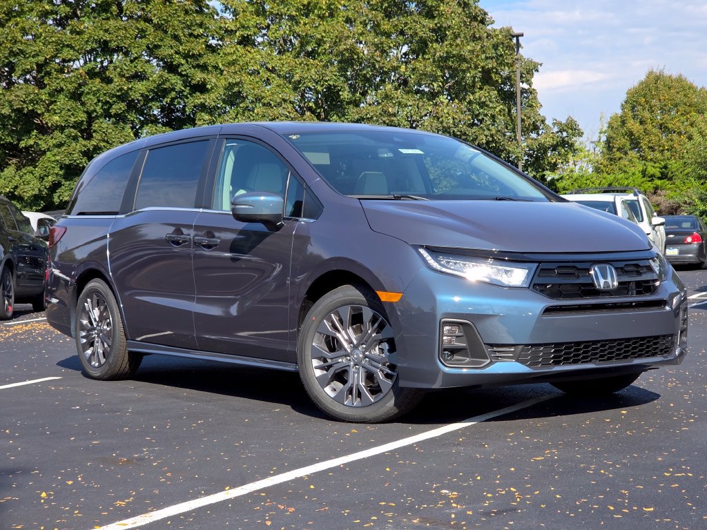 New 2027 Honda Odyssey Touring image 2