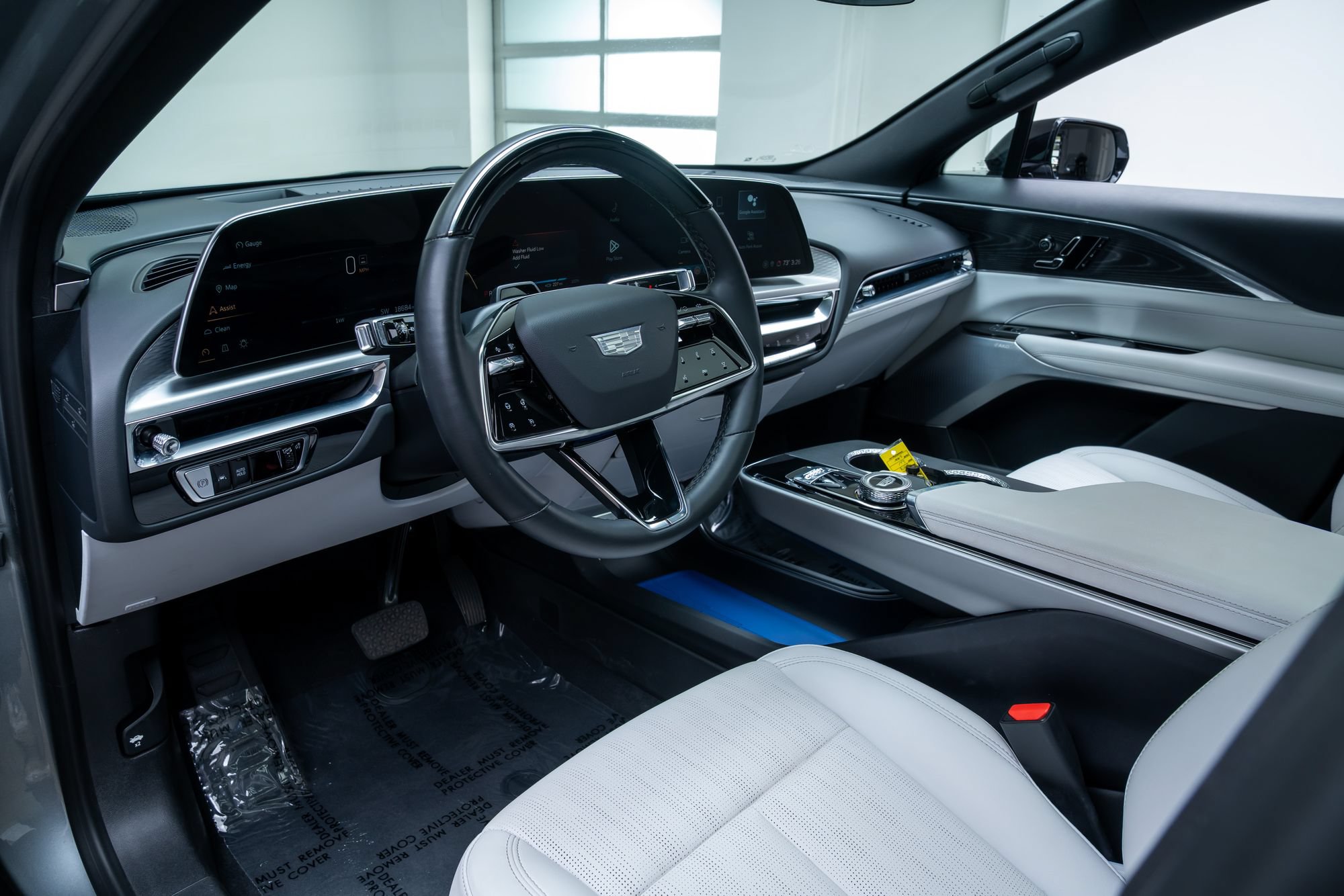 Used 2024 Cadillac Lyriq Sport AWD/4WD image 21