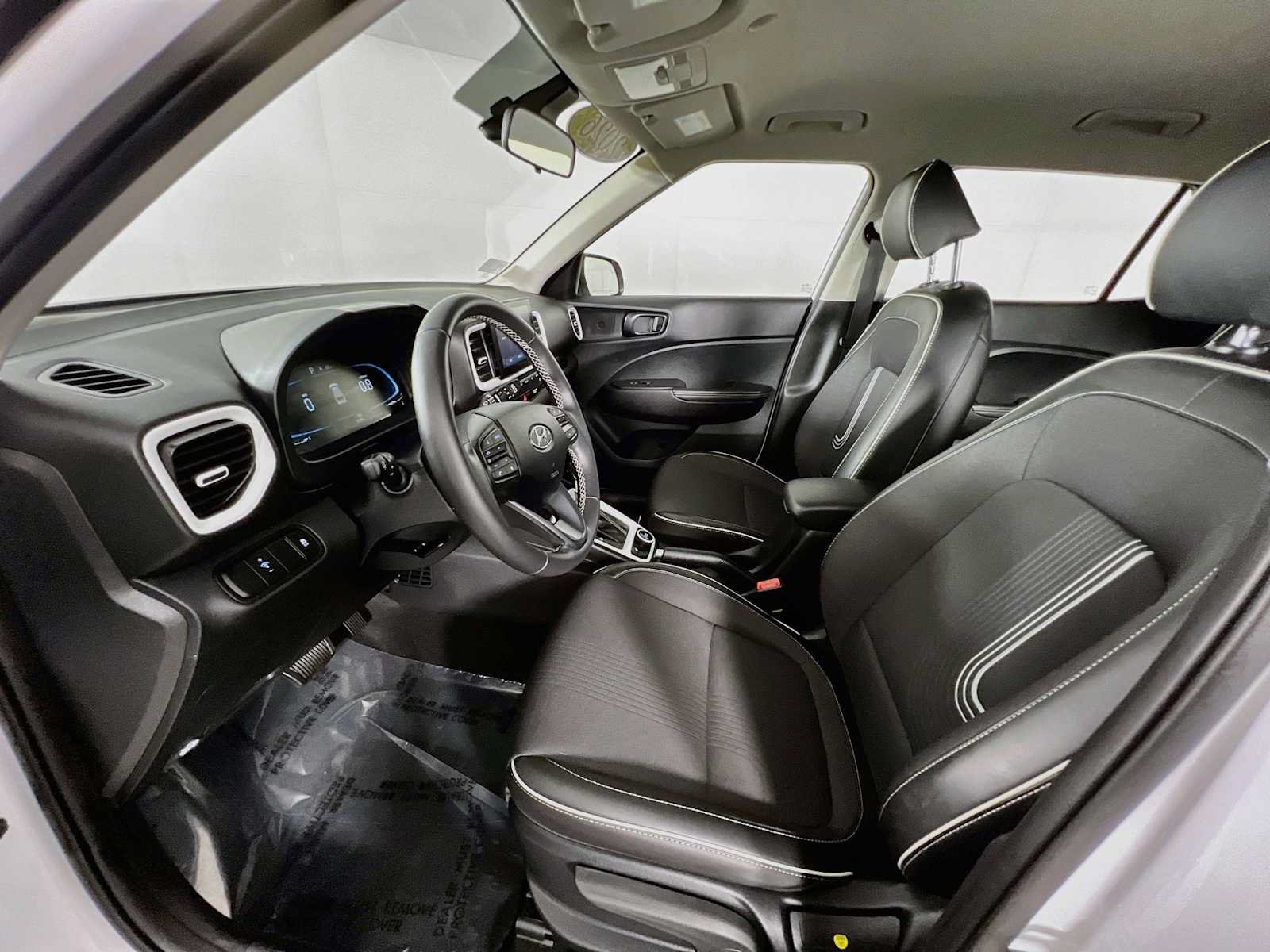 Certified 2026 Hyundai Venue SEL FWD image 20