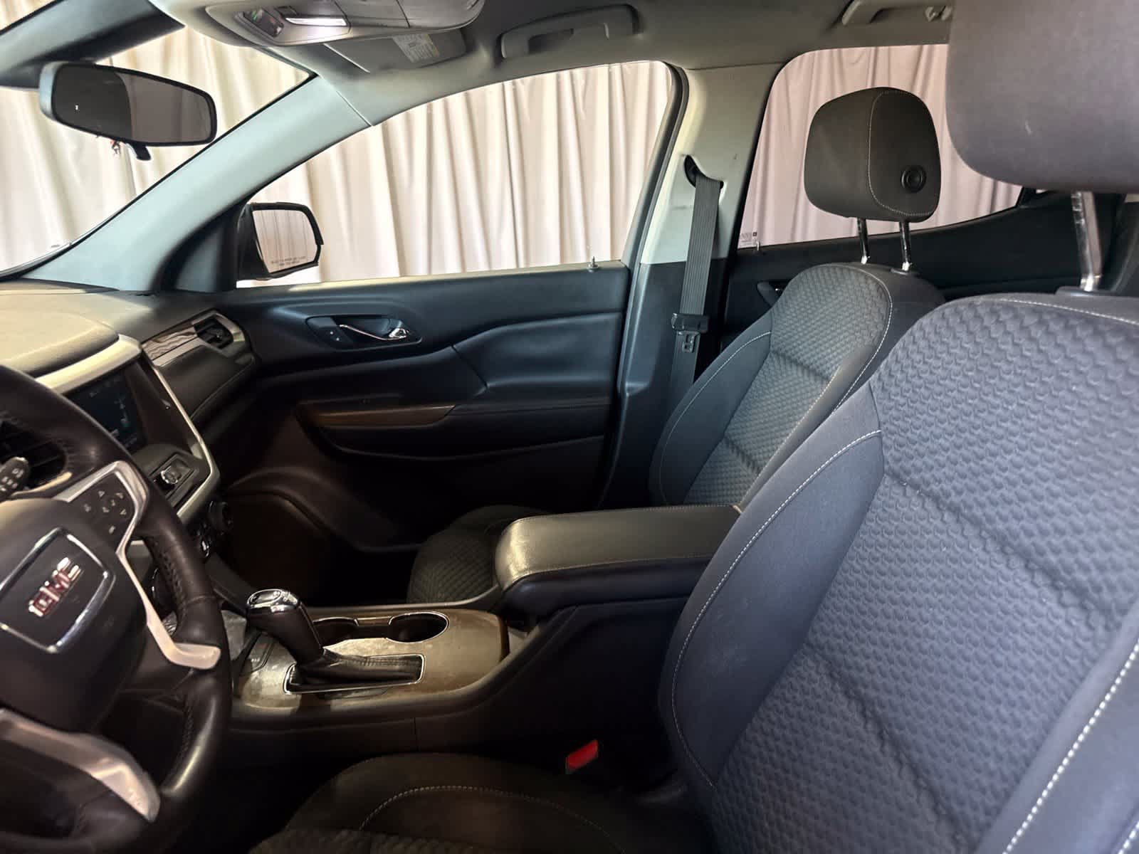 Used 2017 GMC Acadia SLE FWD image 22