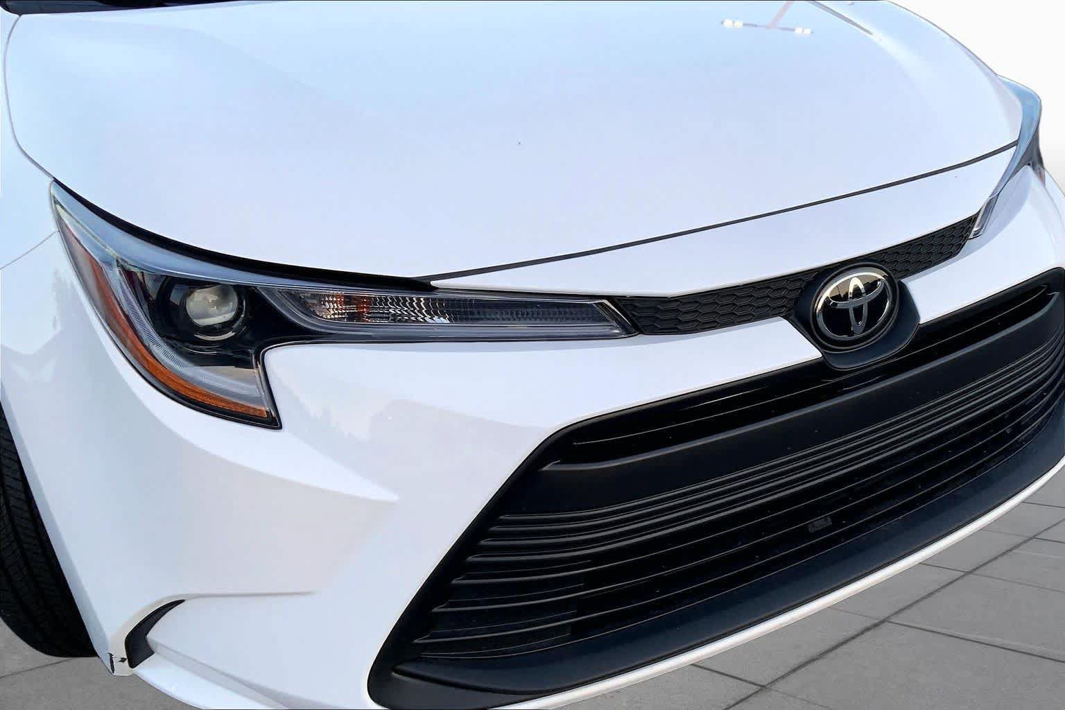 Used 2026 Toyota Corolla LE FWD image 26
