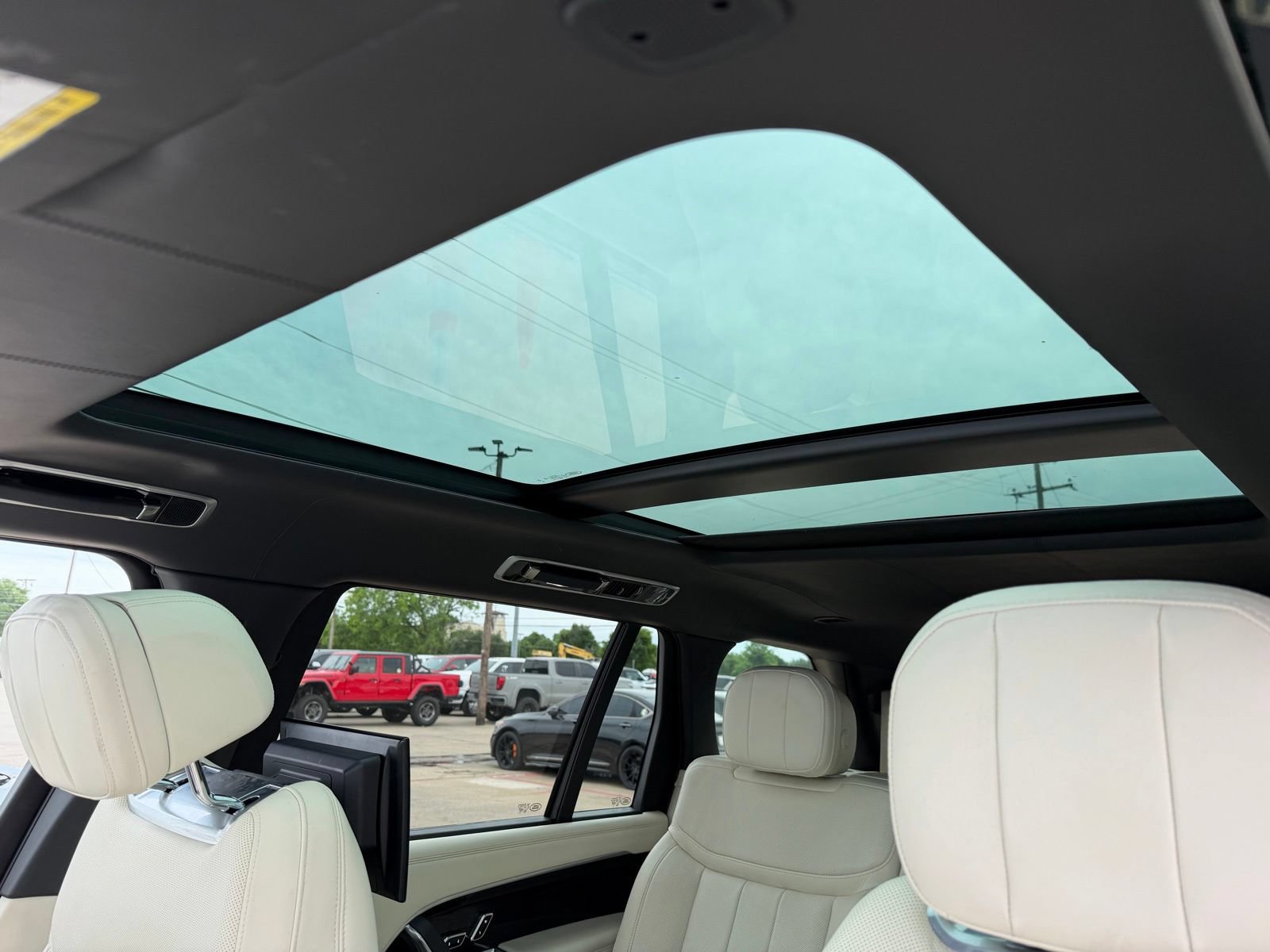 Used 2023 Land Rover Range Rover Long Wheelbase Autobiography AWD/4WD image 30