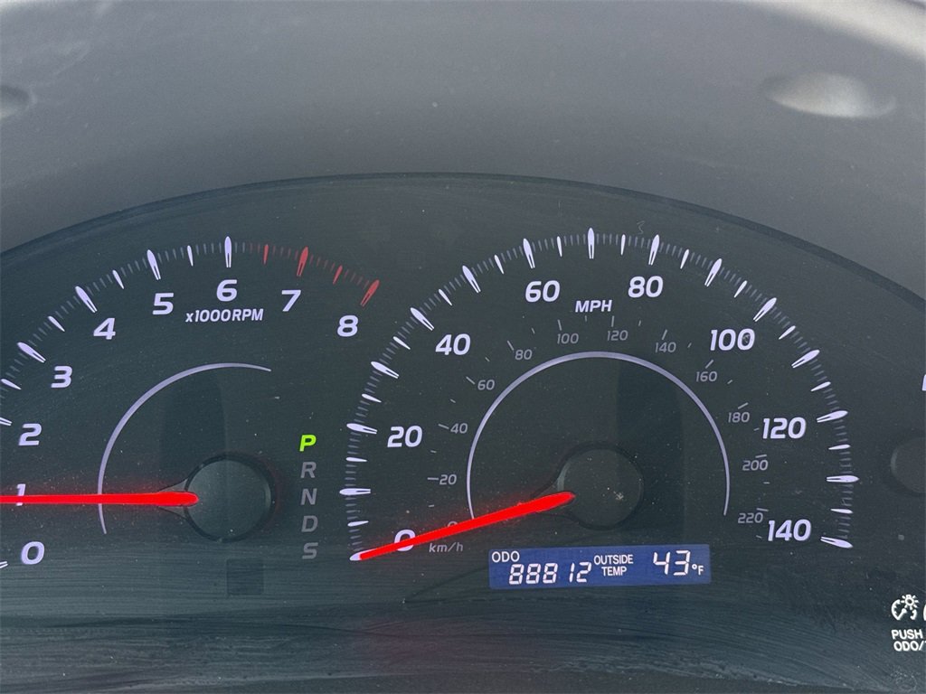 Used 2011 Toyota Camry LE image 10