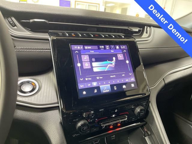 New 2025 Jeep Grand Cherokee L Altitude image 19