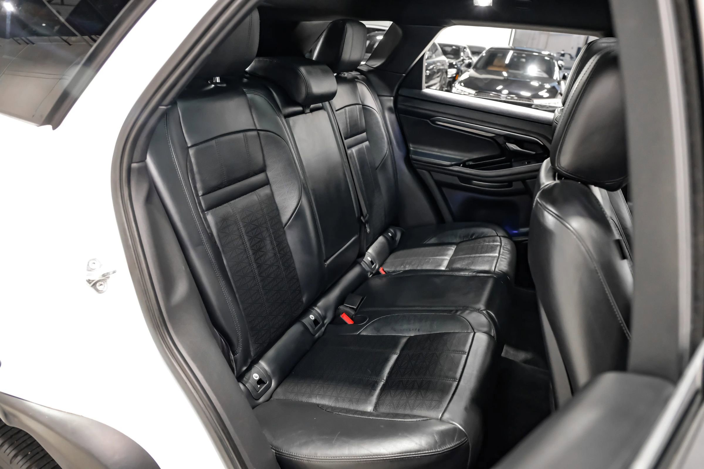 Used 2020 Land Rover Range Rover Evoque R-Dynamic SE image 49