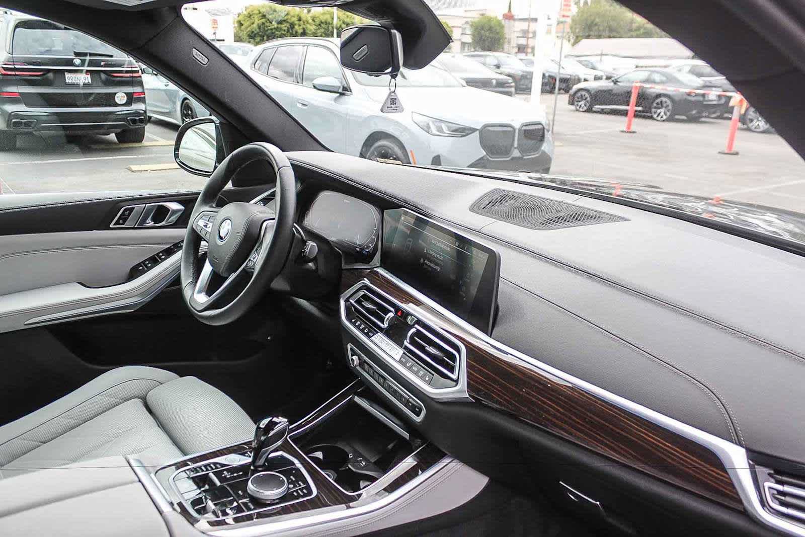 Used 2023 BMW X5 xDrive45e w/ Parking Assistance Package AWD/4WD image 15