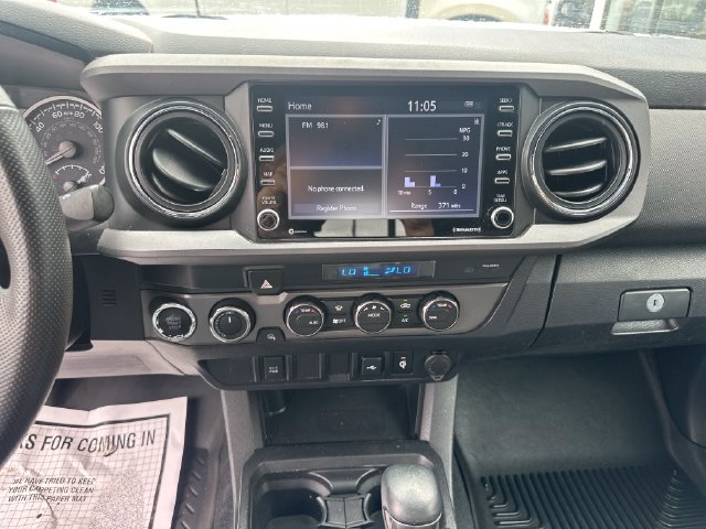 Used 2022 Toyota Tacoma TRD Off-Road AWD/4WD image 18