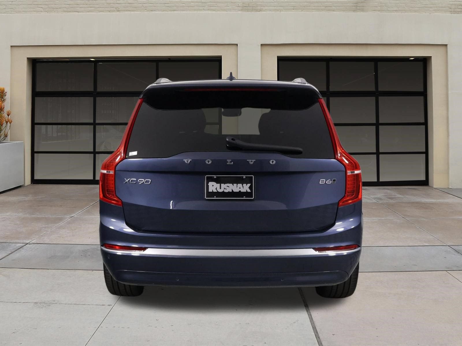 Certified 2023 Volvo XC90 B6 Plus AWD/4WD image 4