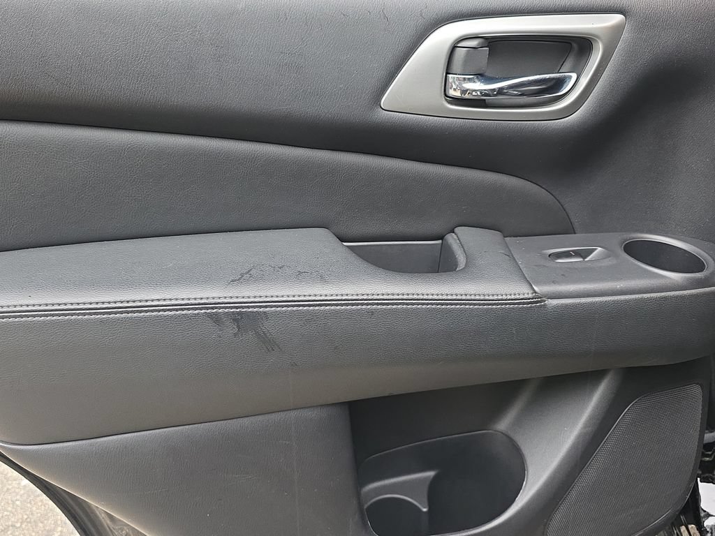 Used 2019 Nissan Pathfinder SL w/ Cargo Package FWD image 16